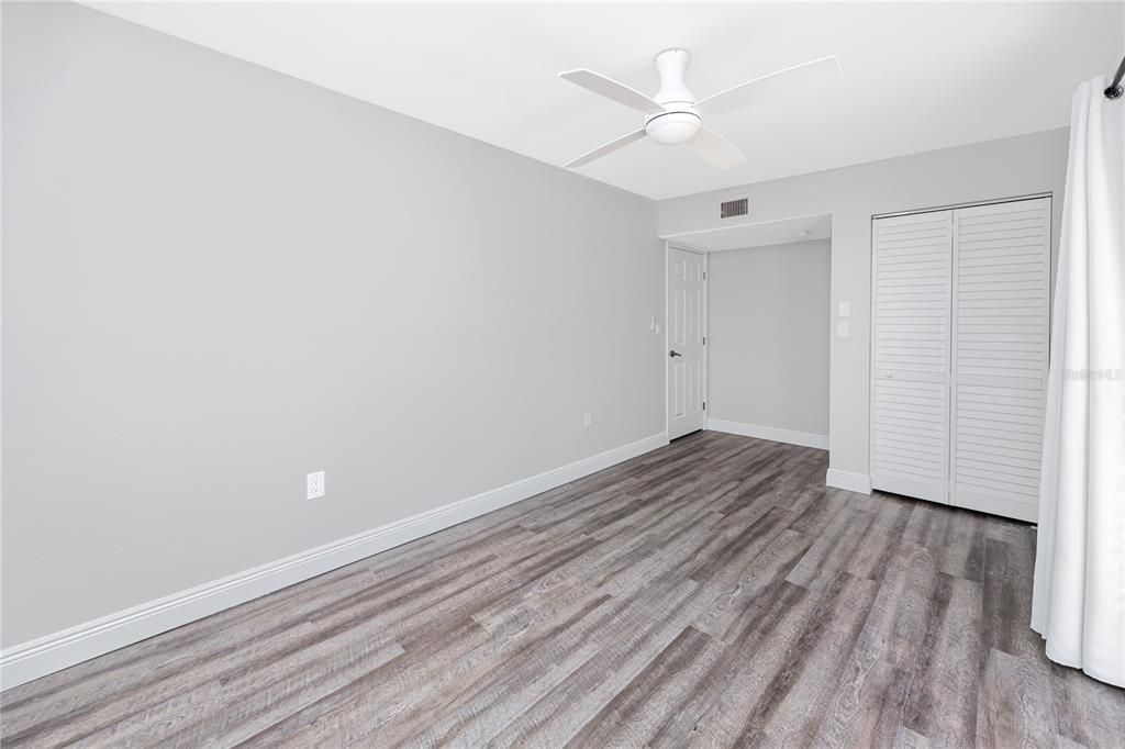 For Sale: $469,900 (2 beds, 2 baths, 1315 Square Feet)