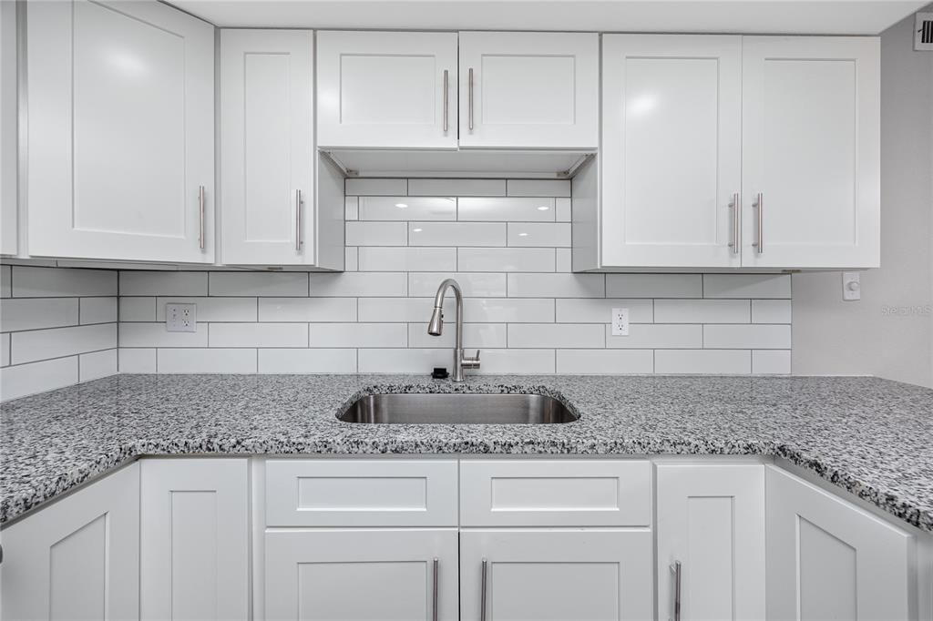For Sale: $469,900 (2 beds, 2 baths, 1315 Square Feet)