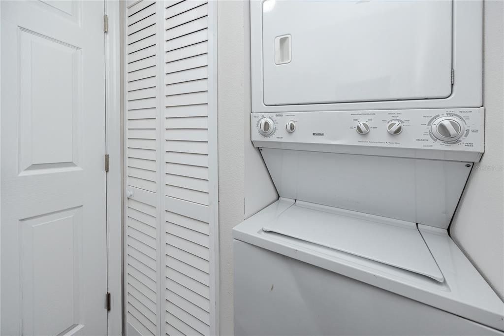 For Sale: $469,900 (2 beds, 2 baths, 1315 Square Feet)