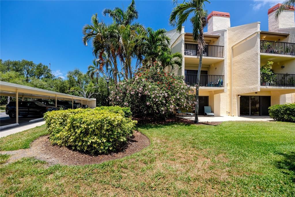 For Sale: $469,900 (2 beds, 2 baths, 1315 Square Feet)