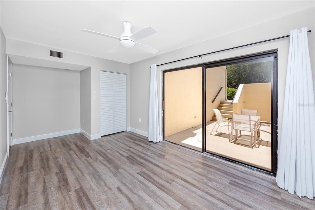 For Sale: $469,900 (2 beds, 2 baths, 1315 Square Feet)