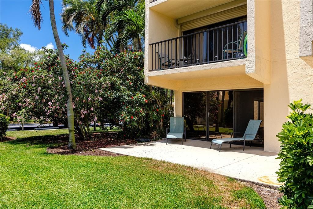 For Sale: $469,900 (2 beds, 2 baths, 1315 Square Feet)