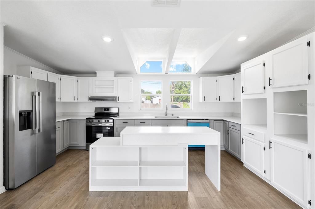 На продажу: $249,900 (3 спален, 2 ванн, 1720 Квадратных фут)
