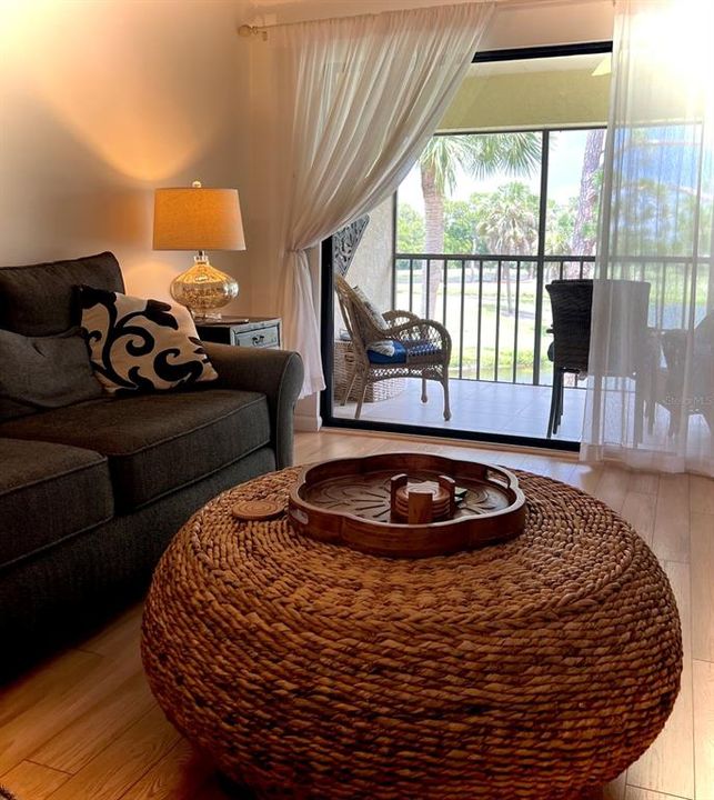 For Rent: $3,800 (2 beds, 2 baths, 1060 Square Feet)