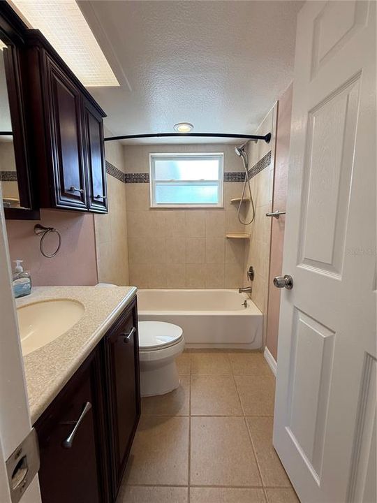 For Rent: $1,595 (2 beds, 1 baths, 1038 Square Feet)