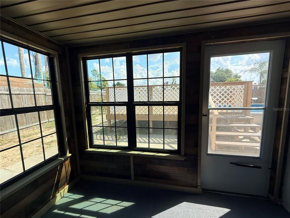 For Rent: $1,595 (2 beds, 1 baths, 1038 Square Feet)