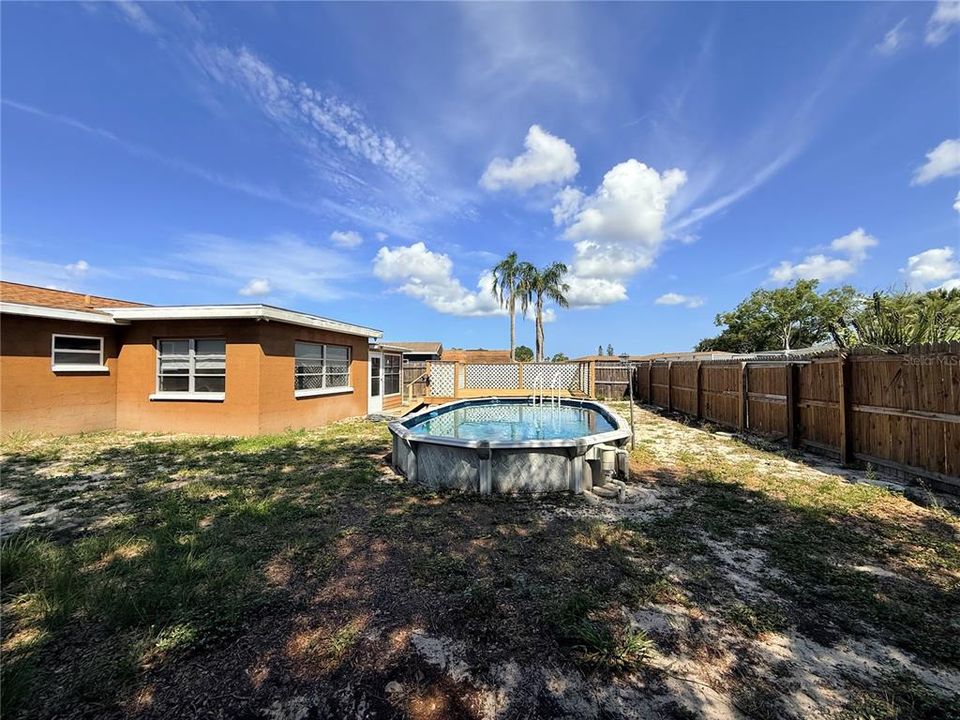 For Rent: $1,595 (2 beds, 1 baths, 1038 Square Feet)