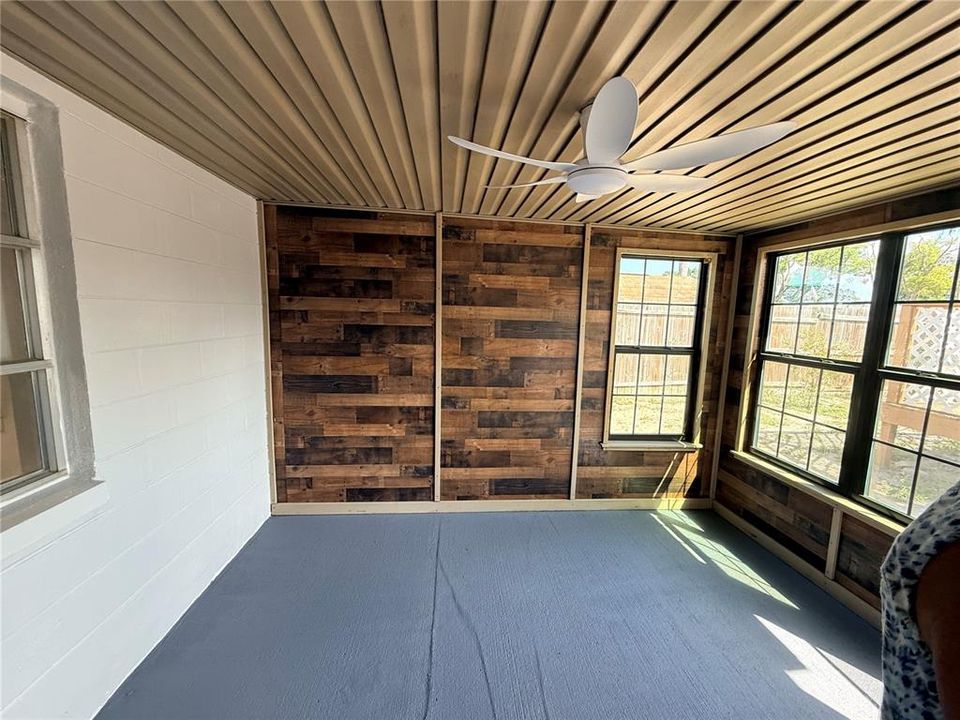 For Rent: $1,595 (2 beds, 1 baths, 1038 Square Feet)