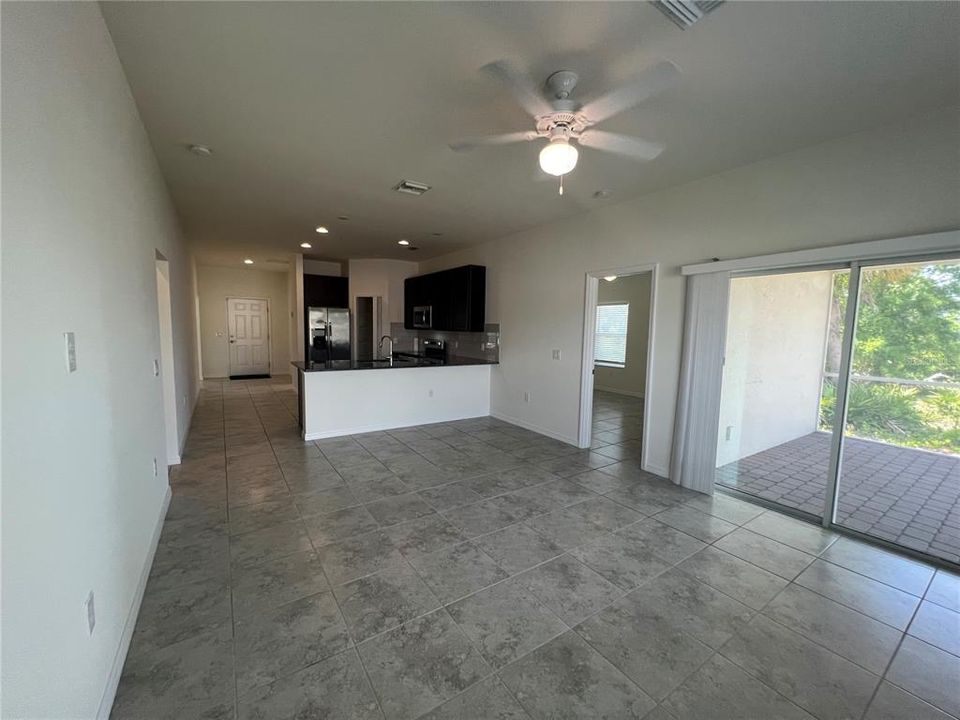 For Rent: $1,800 (3 beds, 2 baths, 1585 Square Feet)