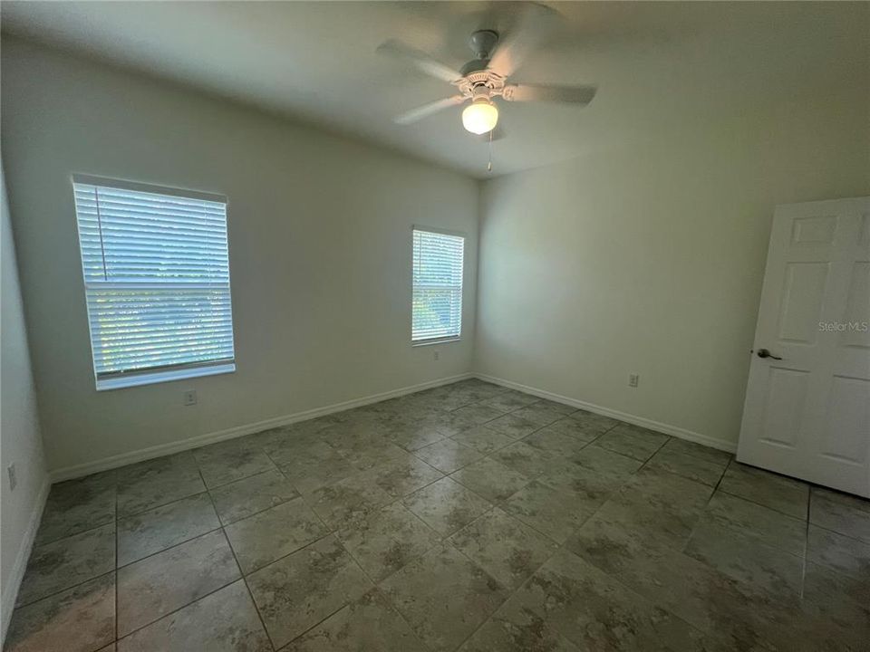 For Rent: $1,800 (3 beds, 2 baths, 1585 Square Feet)