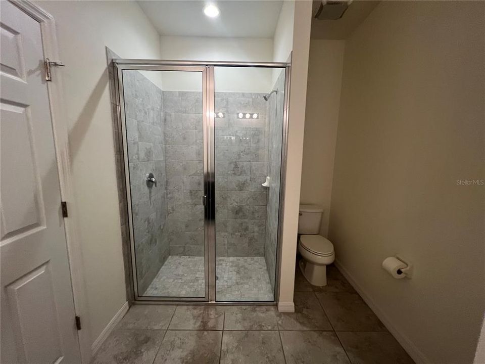 For Rent: $1,800 (3 beds, 2 baths, 1585 Square Feet)