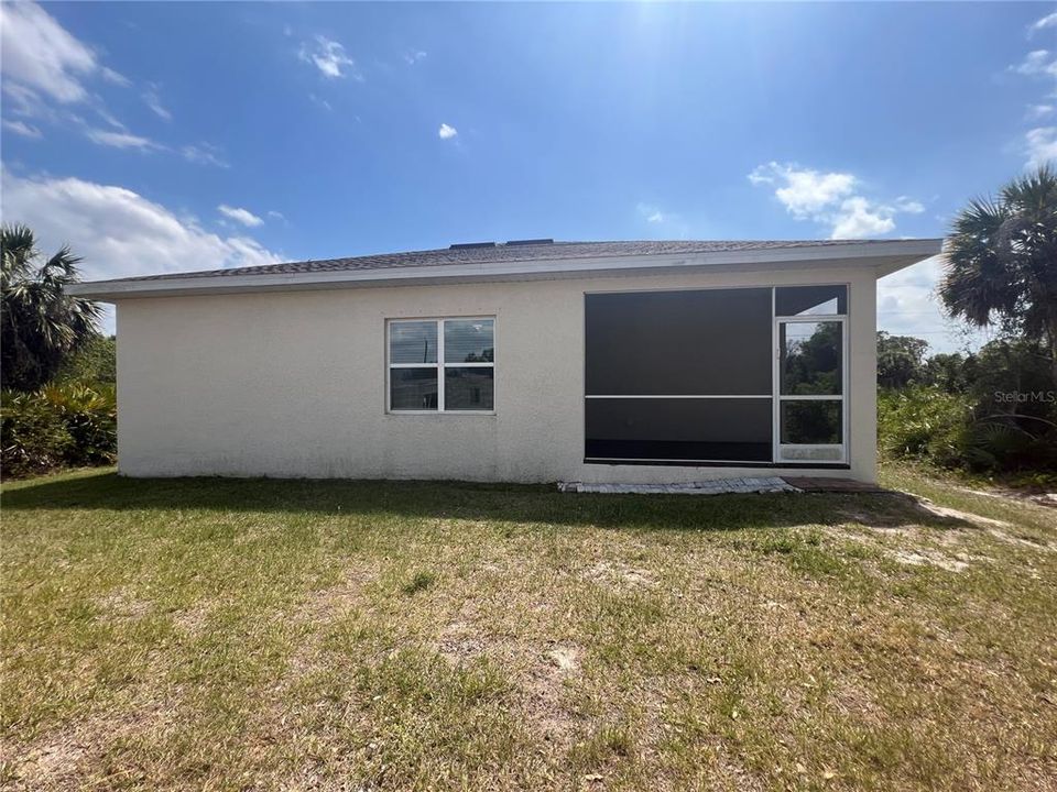 For Rent: $1,800 (3 beds, 2 baths, 1585 Square Feet)