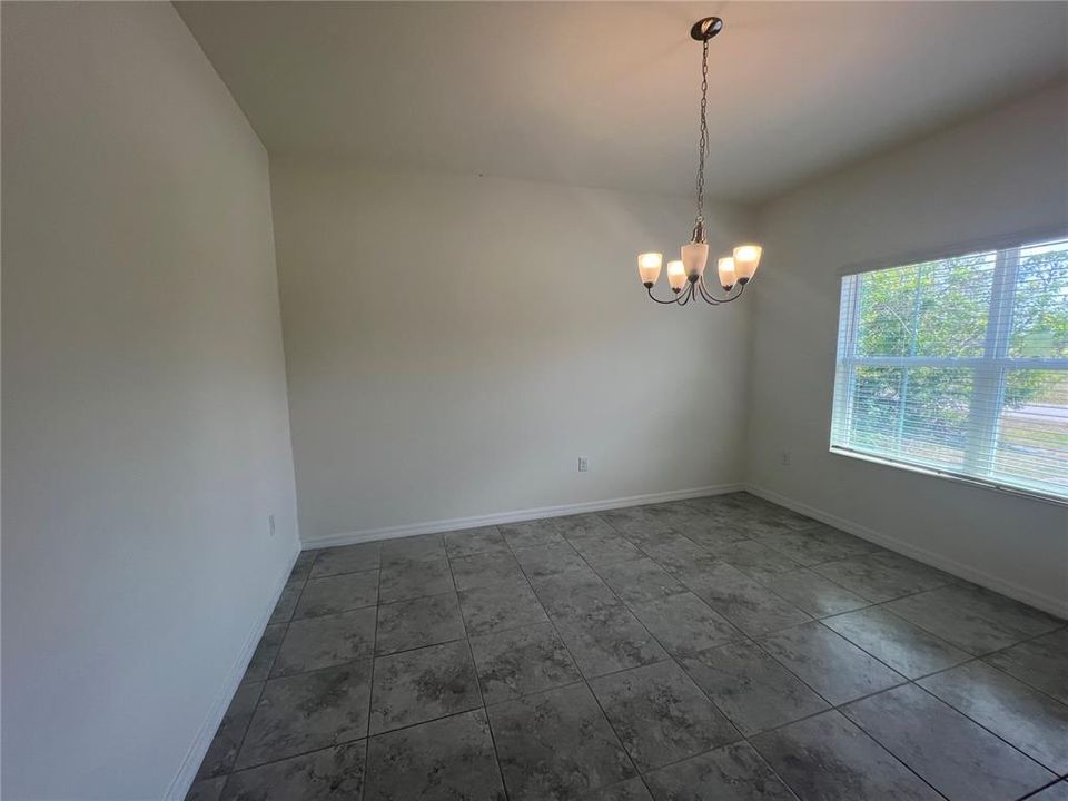 For Rent: $1,800 (3 beds, 2 baths, 1585 Square Feet)