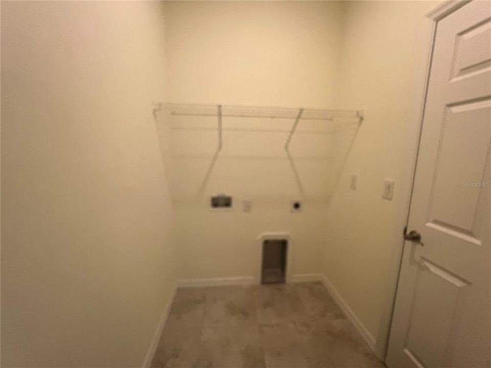 For Rent: $1,800 (3 beds, 2 baths, 1585 Square Feet)