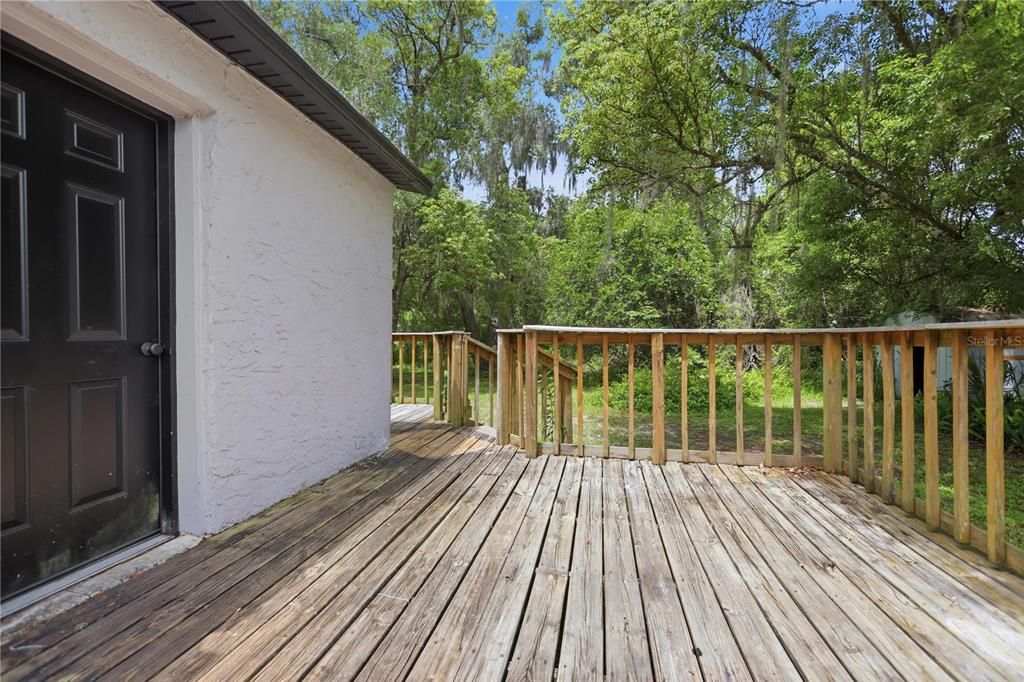 For Sale: $214,999 (2 beds, 1 baths, 990 Square Feet)