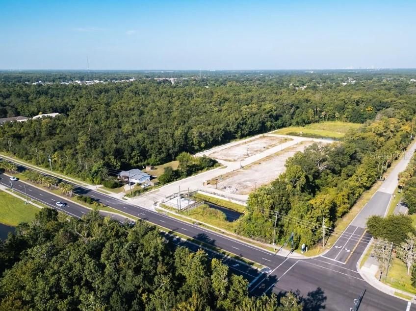 На продажу: $690,000 (2.94 acres)