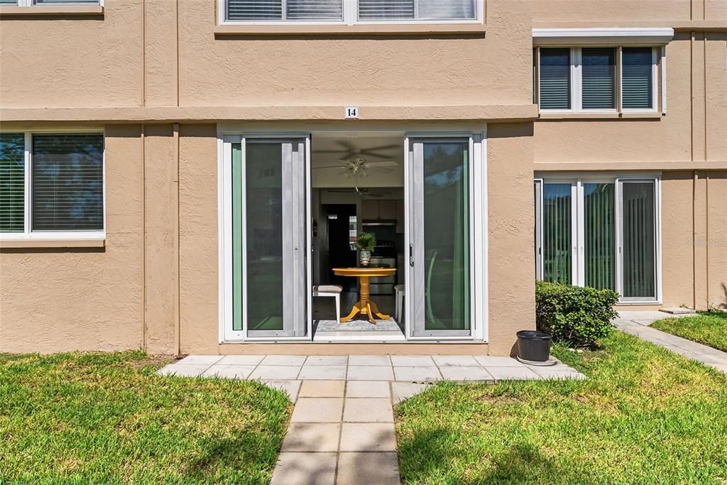 На продажу: $169,000 (2 спален, 2 ванн, 1035 Квадратных фут)