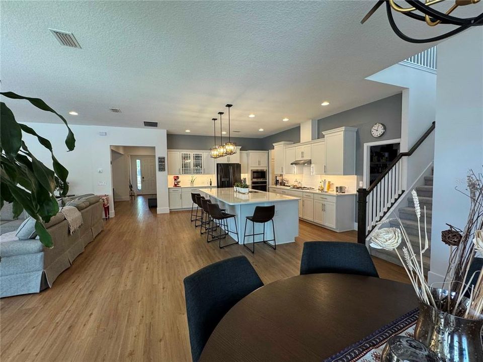 For Sale: $1,180,000 (5 beds, 4 baths, 3624 Square Feet)