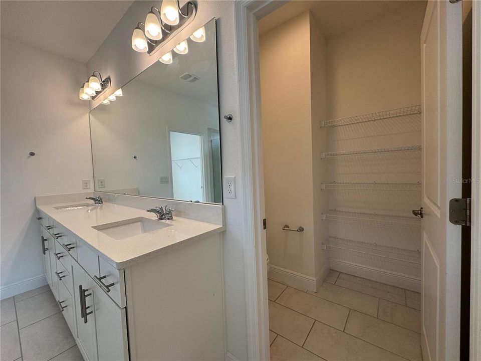 For Sale: $1,099,000 (5 beds, 4 baths, 3624 Square Feet)