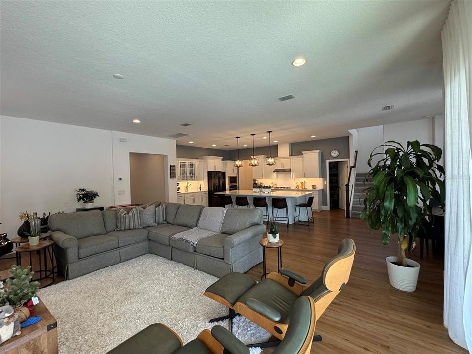 For Sale: $1,180,000 (5 beds, 4 baths, 3624 Square Feet)