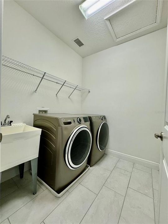For Sale: $1,180,000 (5 beds, 4 baths, 3624 Square Feet)