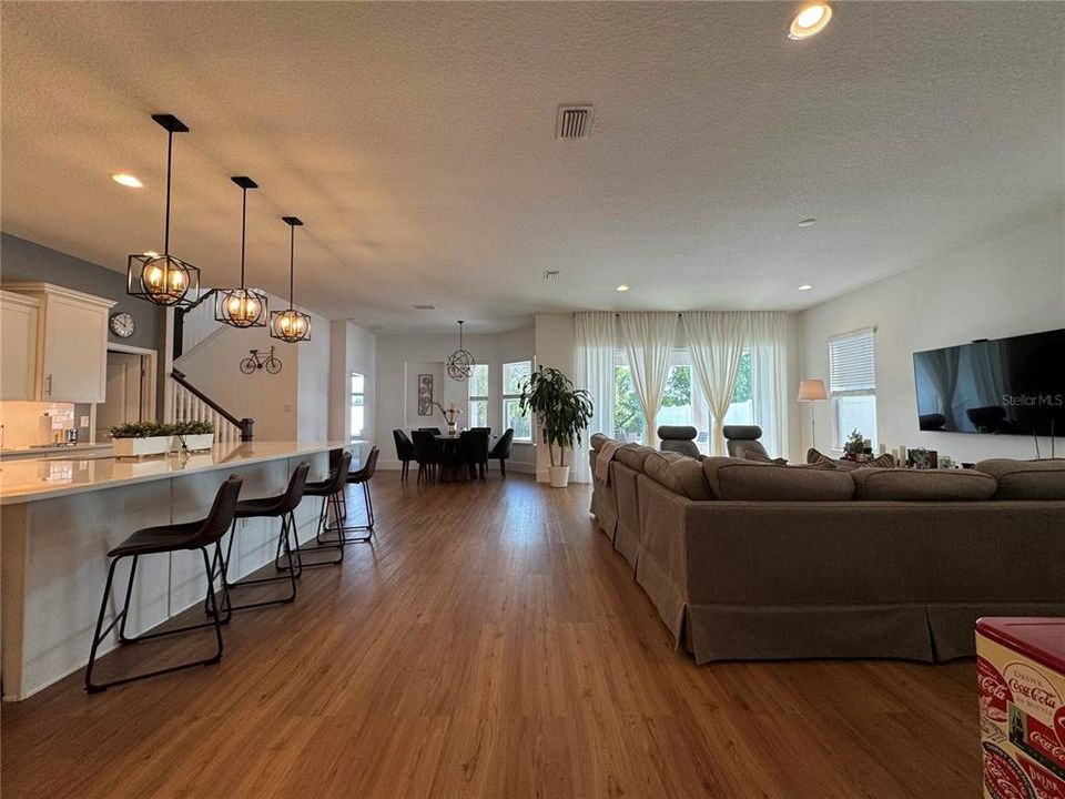 For Sale: $1,180,000 (5 beds, 4 baths, 3624 Square Feet)