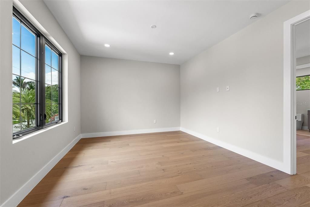 For Sale: $1,639,000 (5 beds, 4 baths, 3497 Square Feet)