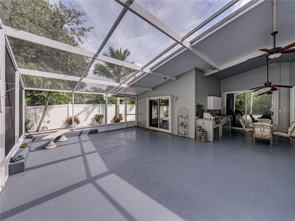 En Venta: $387,000 (4 camas, 2 baños, 2098 Pies cuadrados)