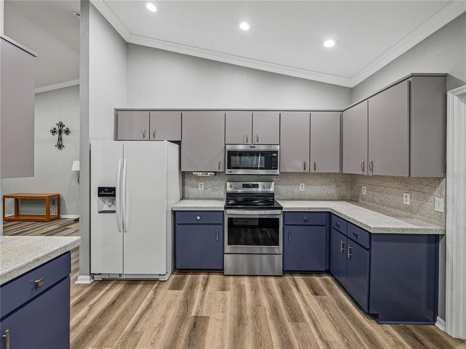 En Venta: $387,000 (4 camas, 2 baños, 2098 Pies cuadrados)