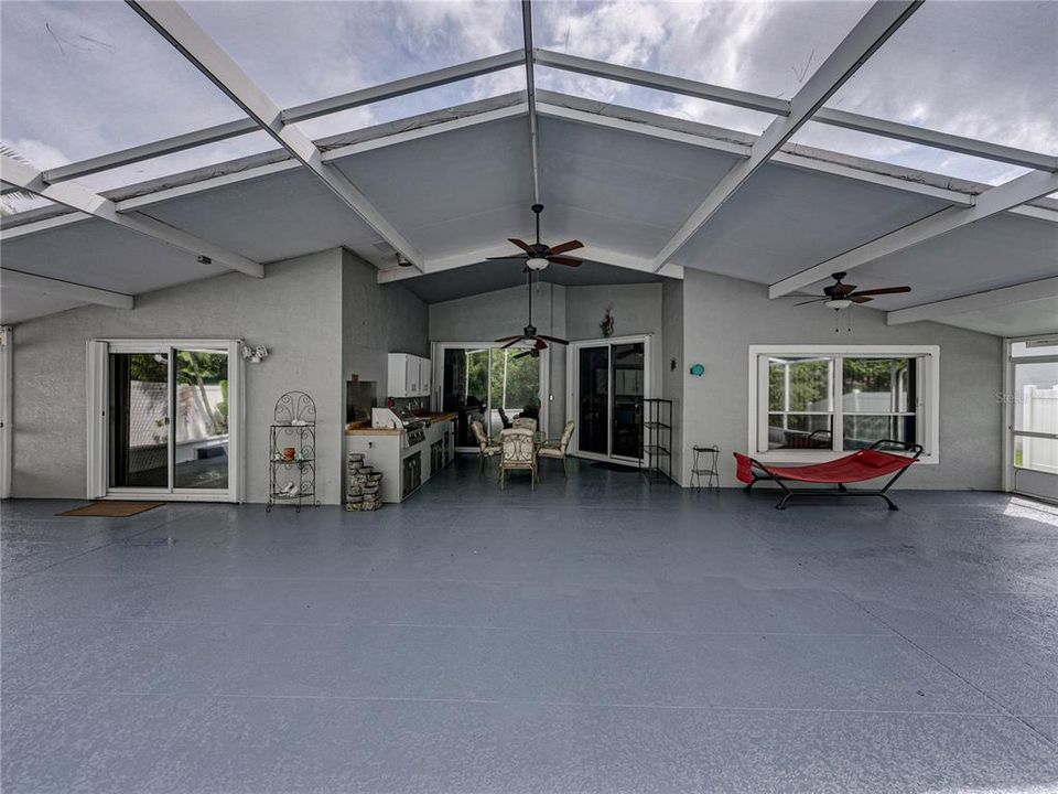 En Venta: $387,000 (4 camas, 2 baños, 2098 Pies cuadrados)