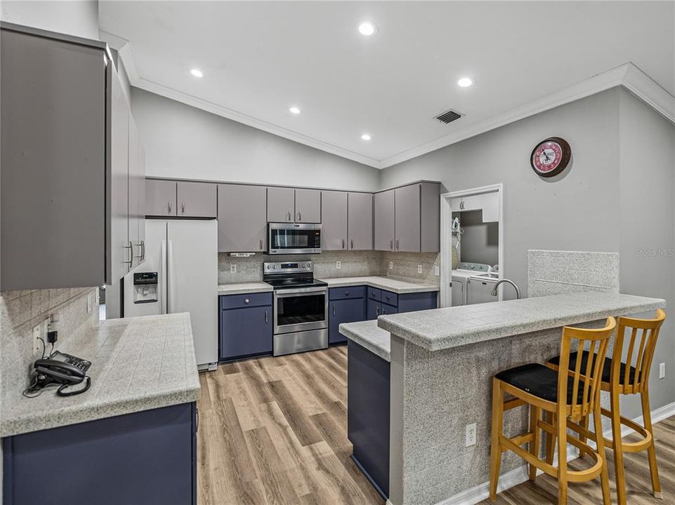 En Venta: $387,000 (4 camas, 2 baños, 2098 Pies cuadrados)