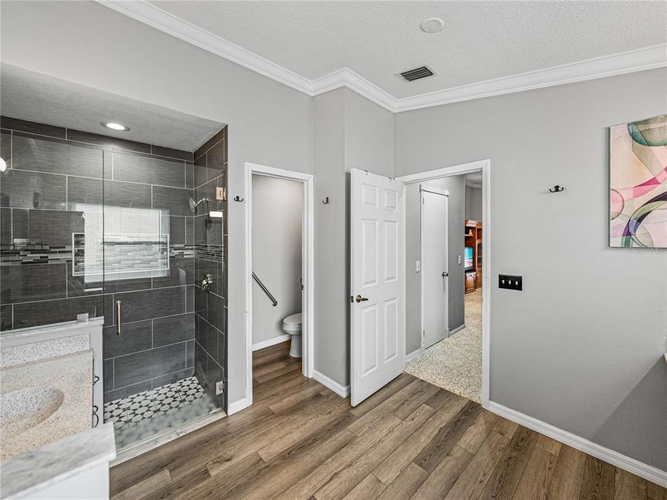 En Venta: $387,000 (4 camas, 2 baños, 2098 Pies cuadrados)