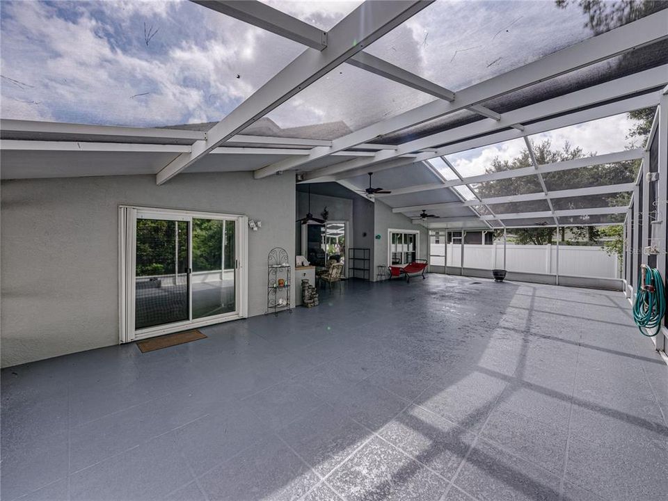 En Venta: $387,000 (4 camas, 2 baños, 2098 Pies cuadrados)
