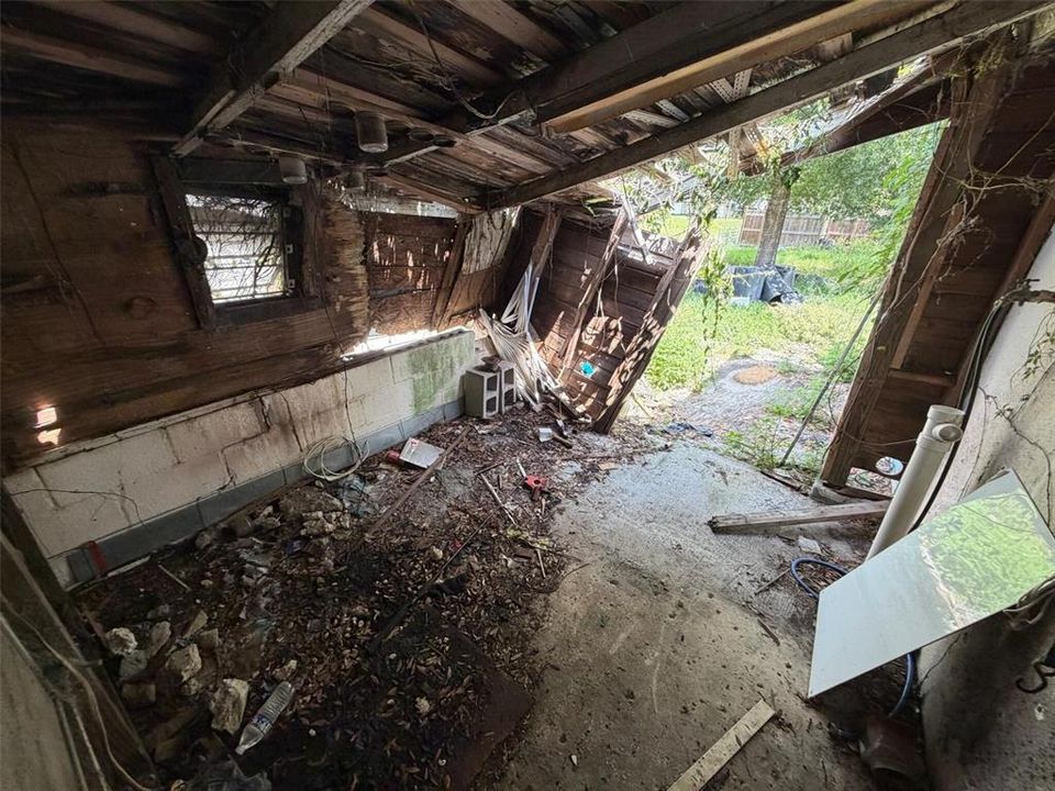 For Sale: $115,000 (2 beds, 1 baths, 687 Square Feet)
