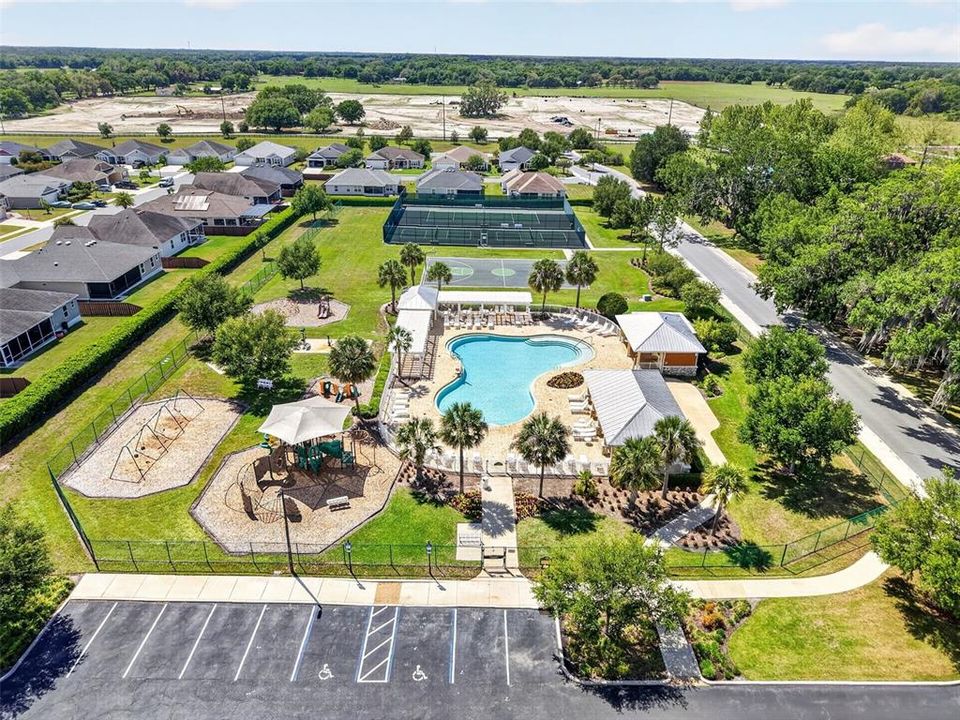For Sale: $400,000 (4 beds, 2 baths, 1978 Square Feet)