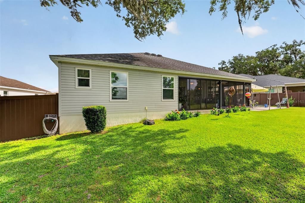 For Sale: $400,000 (4 beds, 2 baths, 1978 Square Feet)