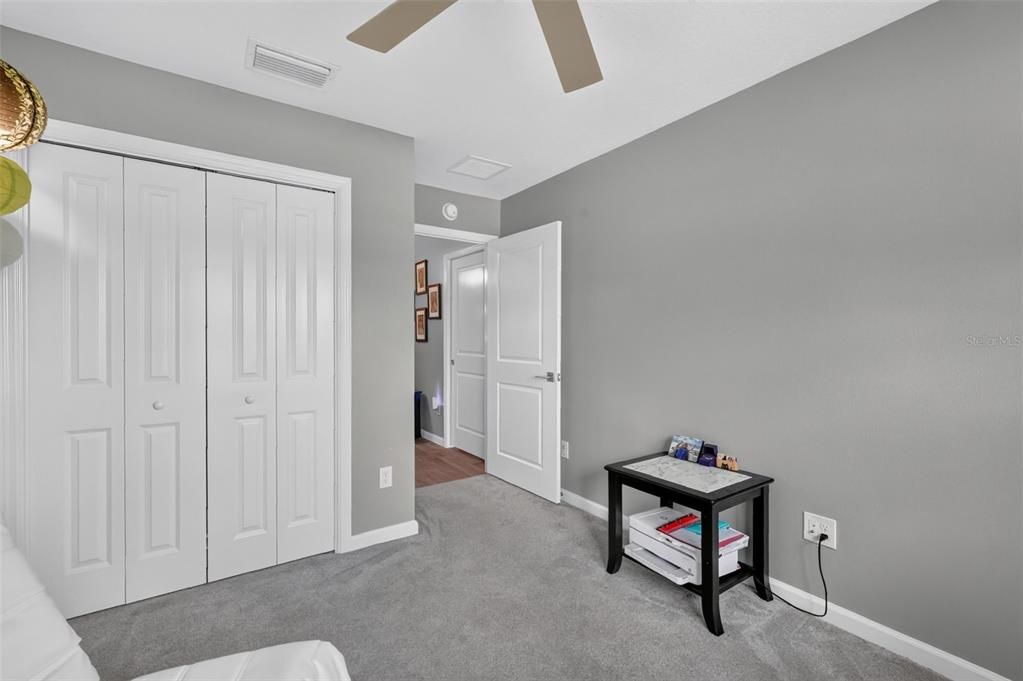 For Sale: $400,000 (4 beds, 2 baths, 1978 Square Feet)