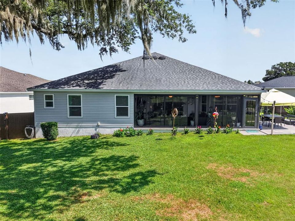 For Sale: $400,000 (4 beds, 2 baths, 1978 Square Feet)