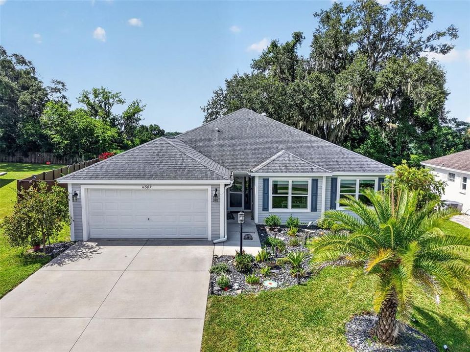 For Sale: $400,000 (4 beds, 2 baths, 1978 Square Feet)