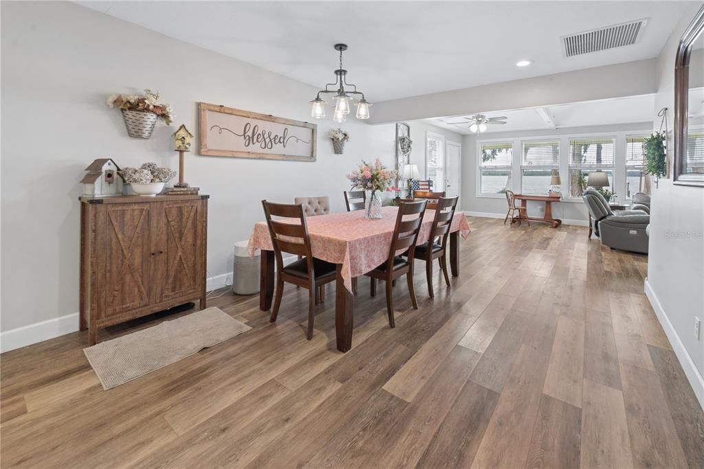 For Sale: $450,000 (3 beds, 2 baths, 1730 Square Feet)