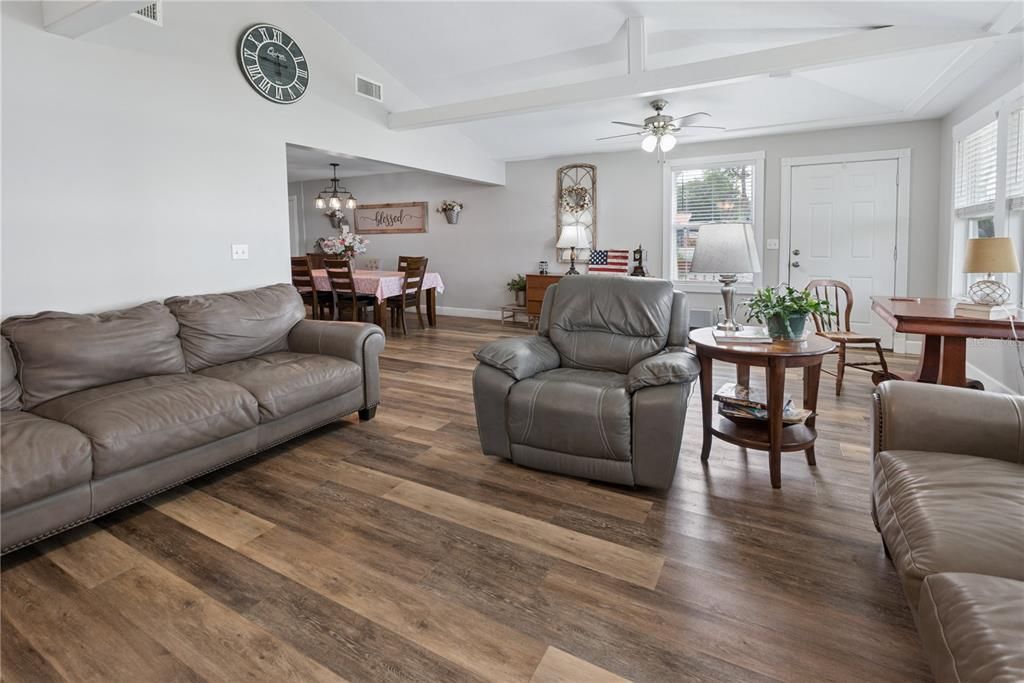 For Sale: $450,000 (3 beds, 2 baths, 1730 Square Feet)
