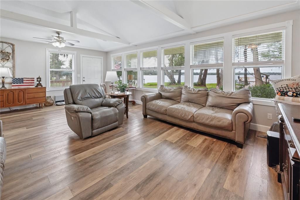 For Sale: $450,000 (3 beds, 2 baths, 1730 Square Feet)