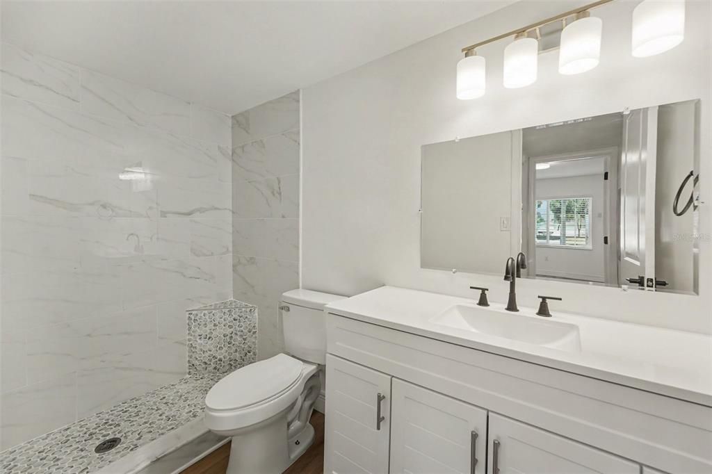 For Sale: $214,999 (1 beds, 1 baths, 595 Square Feet)