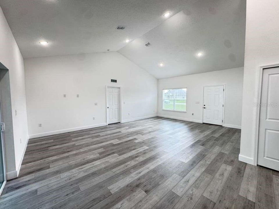 En Renta: $1,995 (4 camas, 2 baños, 1660 Pies cuadrados)
