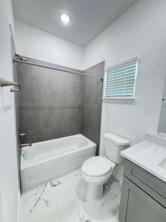 En Renta: $1,995 (4 camas, 2 baños, 1660 Pies cuadrados)