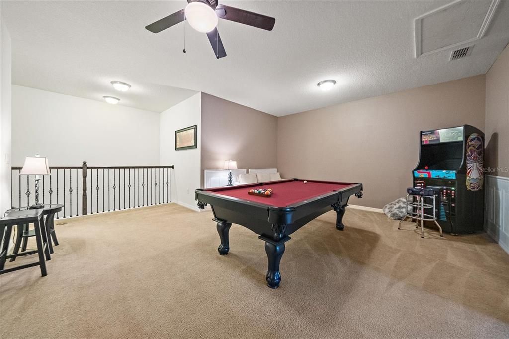 For Sale: $949,000 (5 beds, 5 baths, 4027 Square Feet)