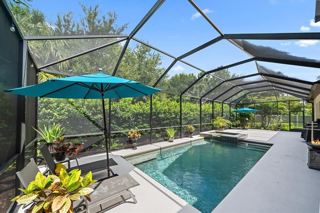 For Sale: $949,000 (5 beds, 5 baths, 4027 Square Feet)