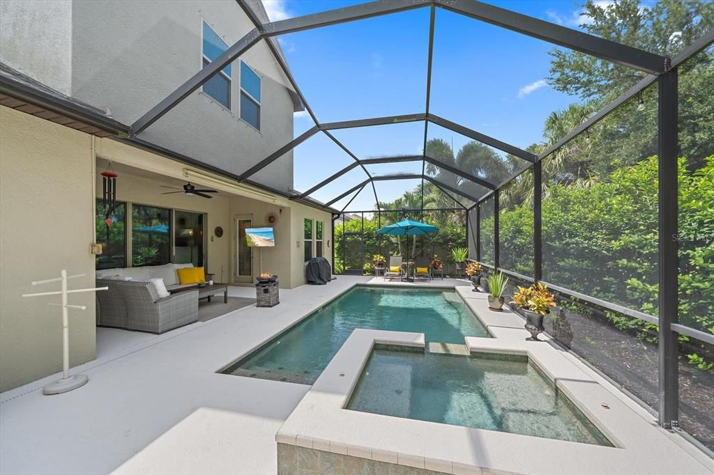 For Sale: $949,000 (5 beds, 5 baths, 4027 Square Feet)