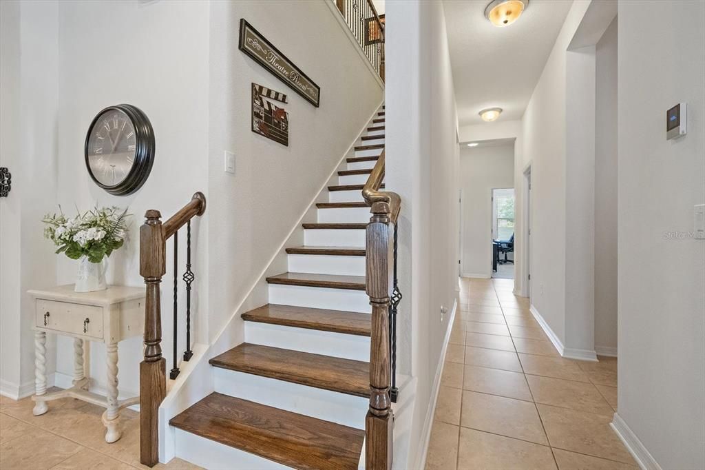 For Sale: $949,000 (5 beds, 5 baths, 4027 Square Feet)