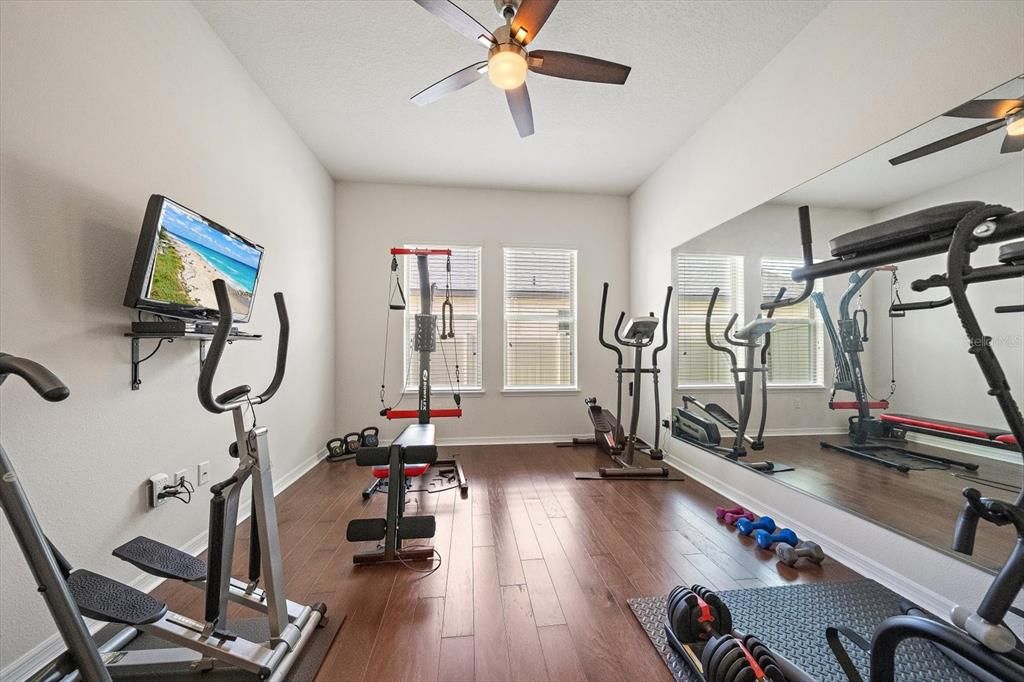 For Sale: $949,000 (5 beds, 5 baths, 4027 Square Feet)